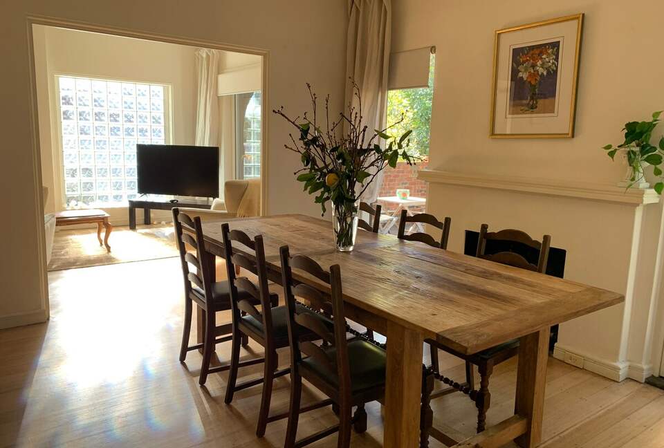 1930s Garden Townhouse Steps to the Yarra River - South Yarra, Australia