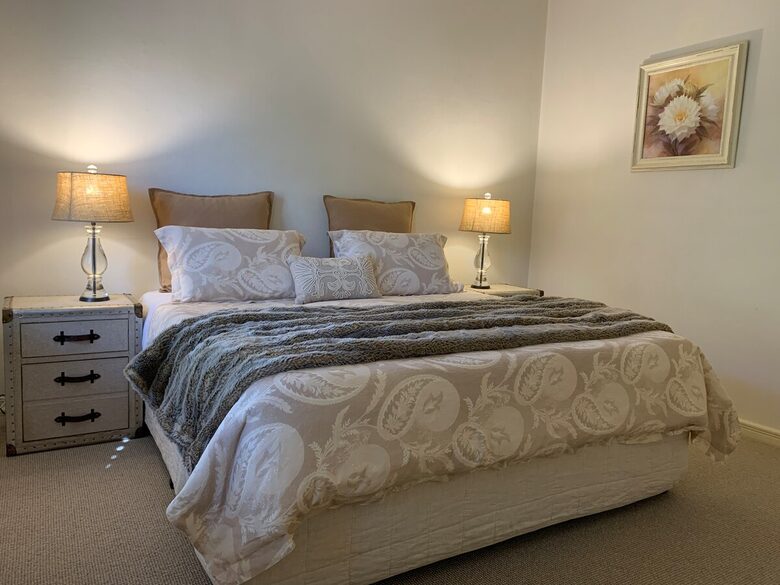 1930s Garden Townhouse Steps to the Yarra River - South Yarra, Australia