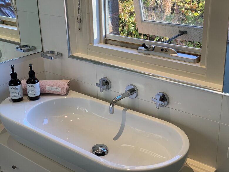 1930s Garden Townhouse Steps to the Yarra River - South Yarra, Australia