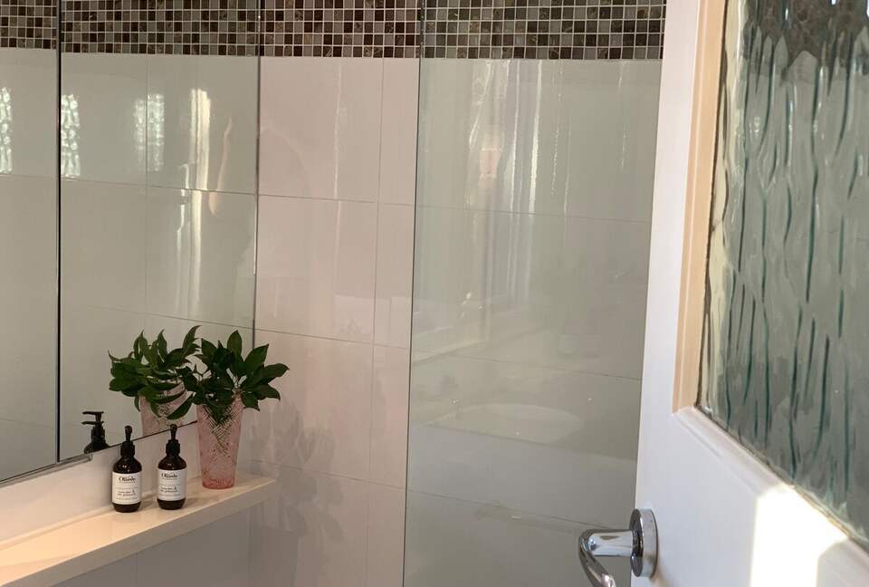 1930s Garden Townhouse Steps to the Yarra River - South Yarra, Australia