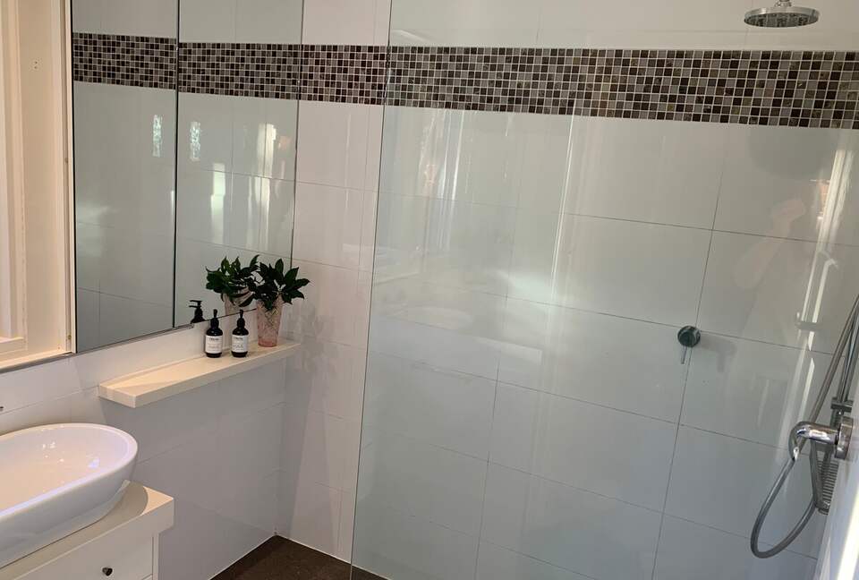 1930s Garden Townhouse Steps to the Yarra River - South Yarra, Australia