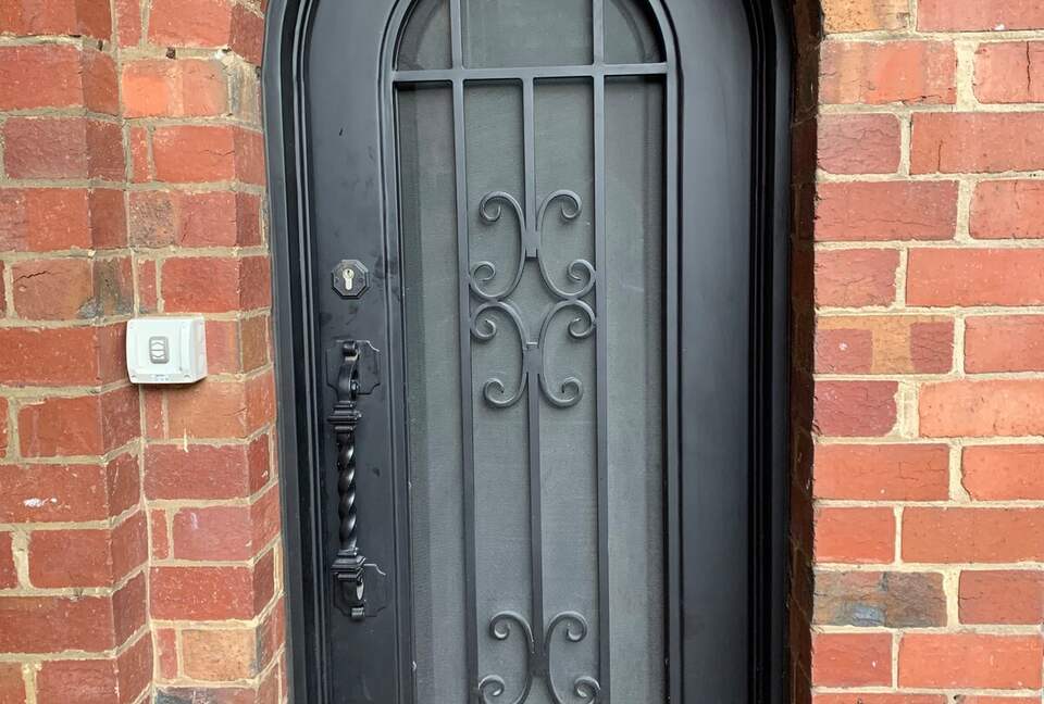 1930s Garden Townhouse Steps to the Yarra River - South Yarra, Australia