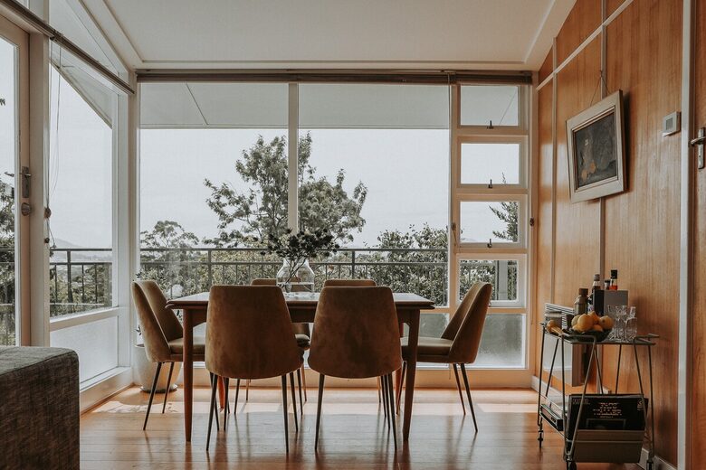 Midcentury Esmond Dorney Home with Sandy Bay Outlook - Sandy Bay, Australia