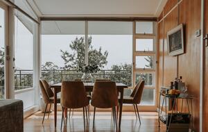 Midcentury Esmond Dorney Home with Sandy Bay Outlook - Sandy Bay, Australia