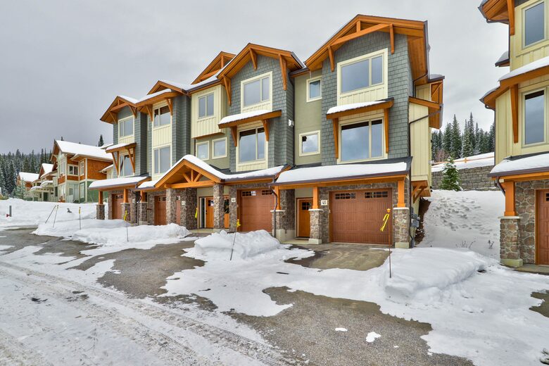 Ski-In Ski-Out Living at Echo Landing in Sun Peaks - Sun Peaks, Canada