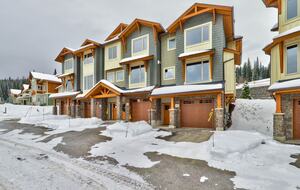 Ski-In Ski-Out Living at Echo Landing in Sun Peaks - Sun Peaks, Canada