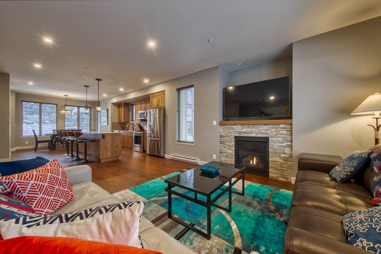 Ski-In Ski-Out Living at Echo Landing in Sun Peaks - Sun Peaks, Canada