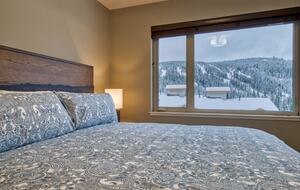 Ski-In Ski-Out Living at Echo Landing in Sun Peaks - Sun Peaks, Canada