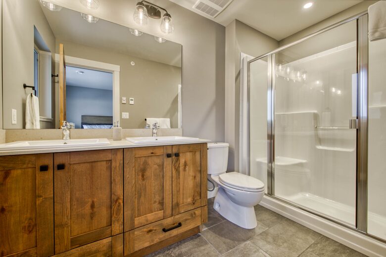 Ski-In Ski-Out Living at Echo Landing in Sun Peaks - Sun Peaks, Canada