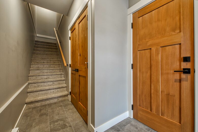 Ski-In Ski-Out Living at Echo Landing in Sun Peaks - Sun Peaks, Canada