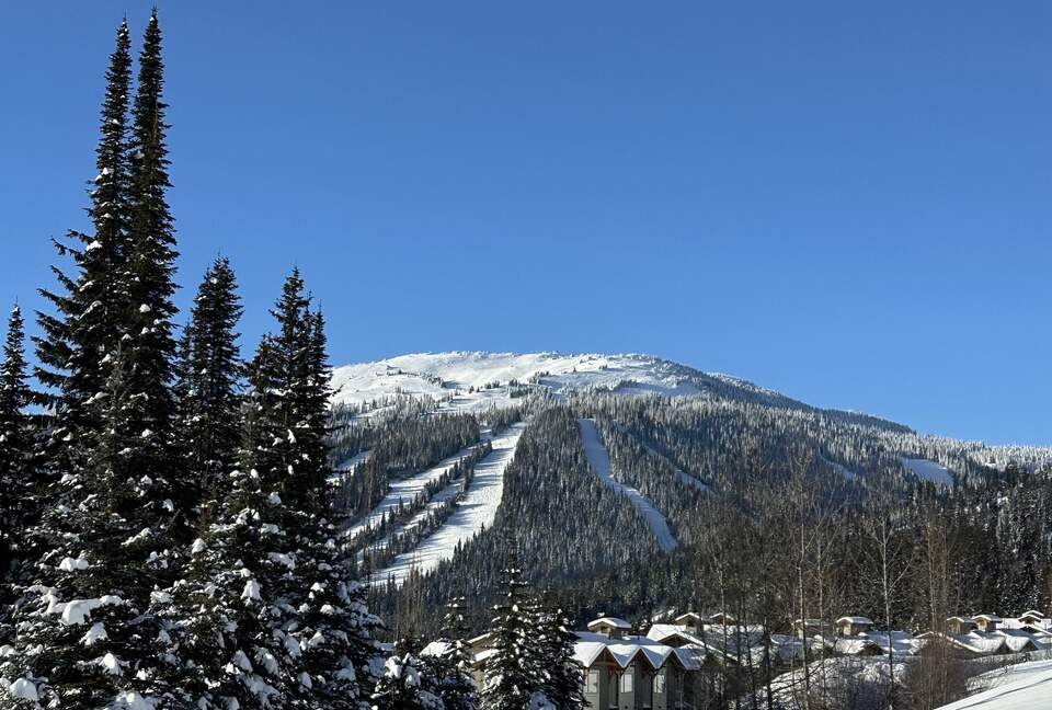 Ski-In Ski-Out Living at Echo Landing in Sun Peaks - Sun Peaks, Canada