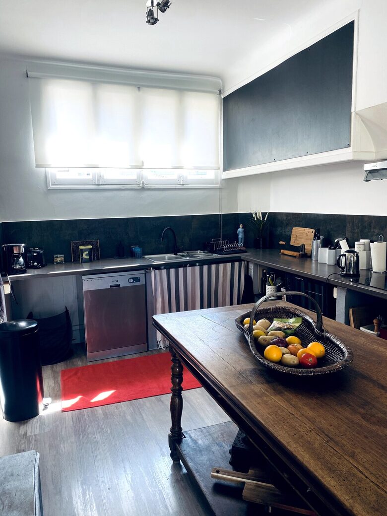 Quiet French Village Home Near Markets & Greenway - Sommières, France