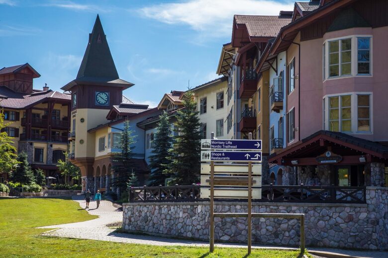 Ski-In Ski-Out Living at Echo Landing in Sun Peaks - Sun Peaks, Canada