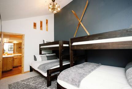 Five Minute Walk to the Cabriolet at Canyons Village - Park City, Utah