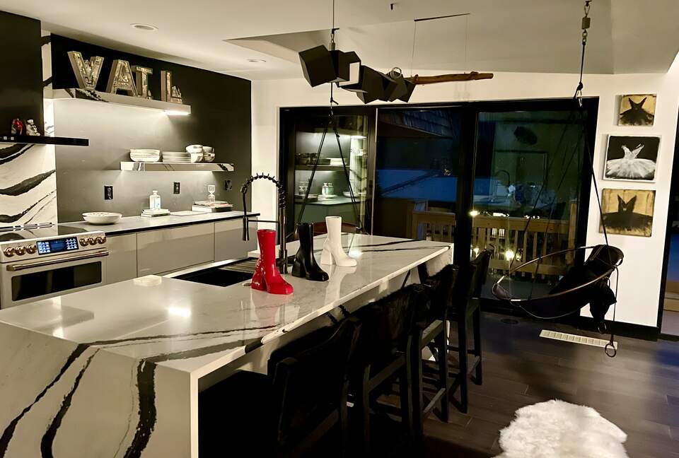 Modern Mountain Living on Vail's Bus Line - Vail, Colorado