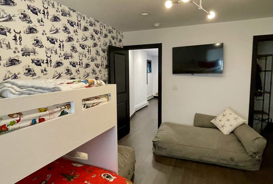 Modern Mountain Living on Vail's Bus Line - Vail, Colorado