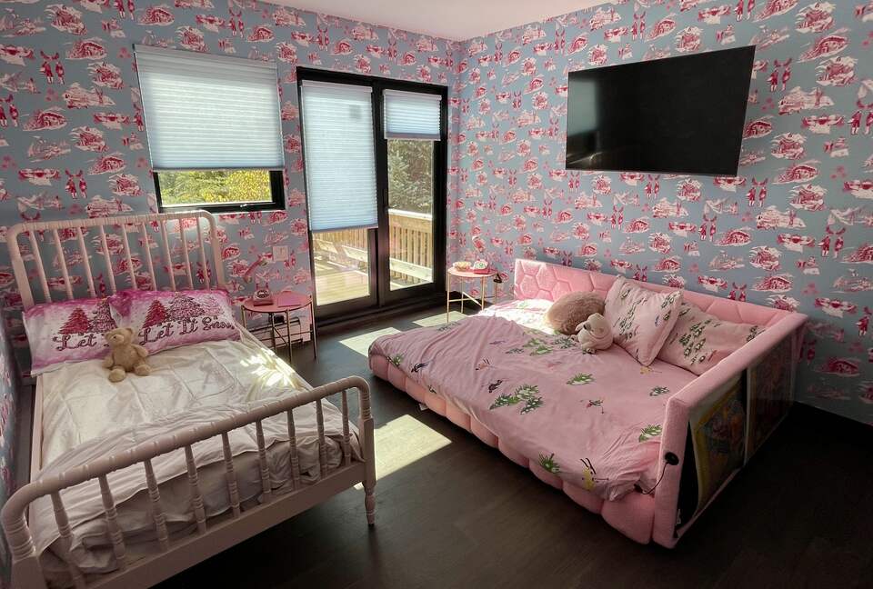 Modern Mountain Living on Vail's Bus Line - Vail, Colorado