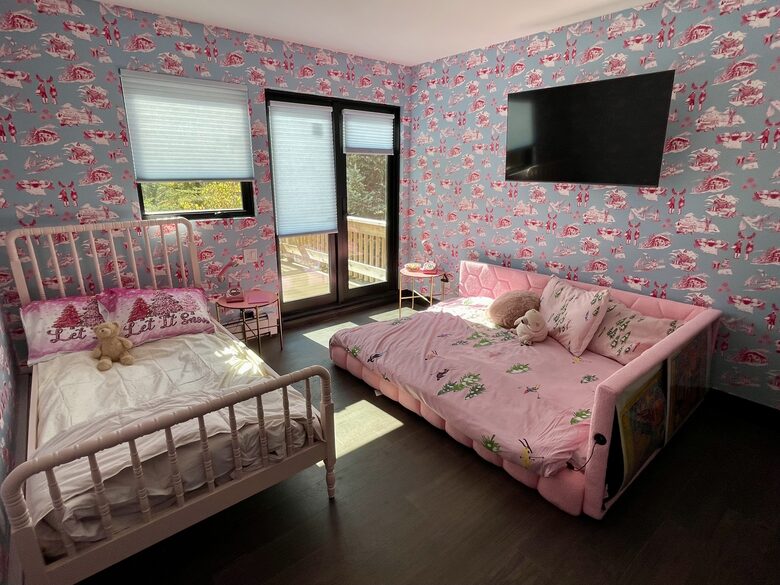 Modern Mountain Living on Vail's Bus Line - Vail, Colorado