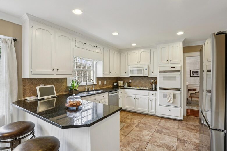 Luxury Cul-de-Sac Living in the Heart of Peachtree Corners - Norcross, Georgia