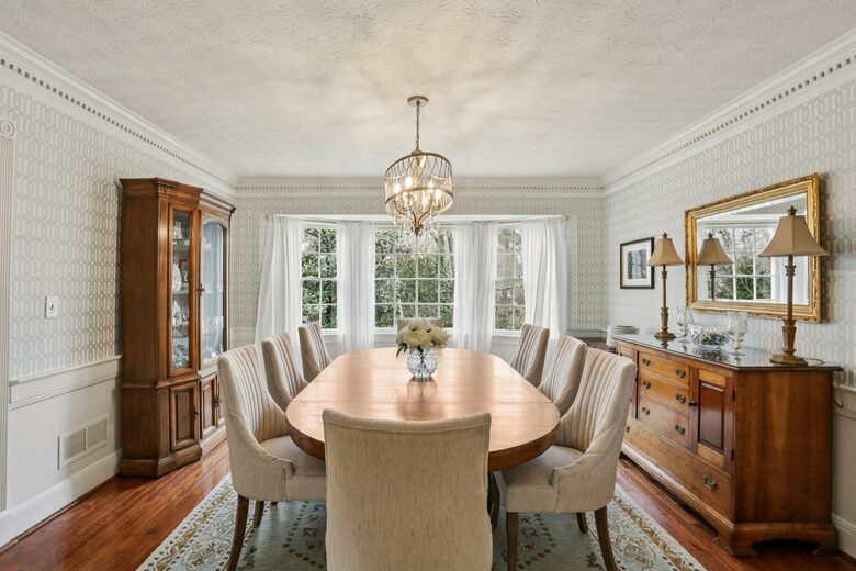 Luxury Cul-de-Sac Living in the Heart of Peachtree Corners - Norcross, Georgia