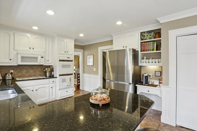 Luxury Cul-de-Sac Living in the Heart of Peachtree Corners - Norcross, Georgia