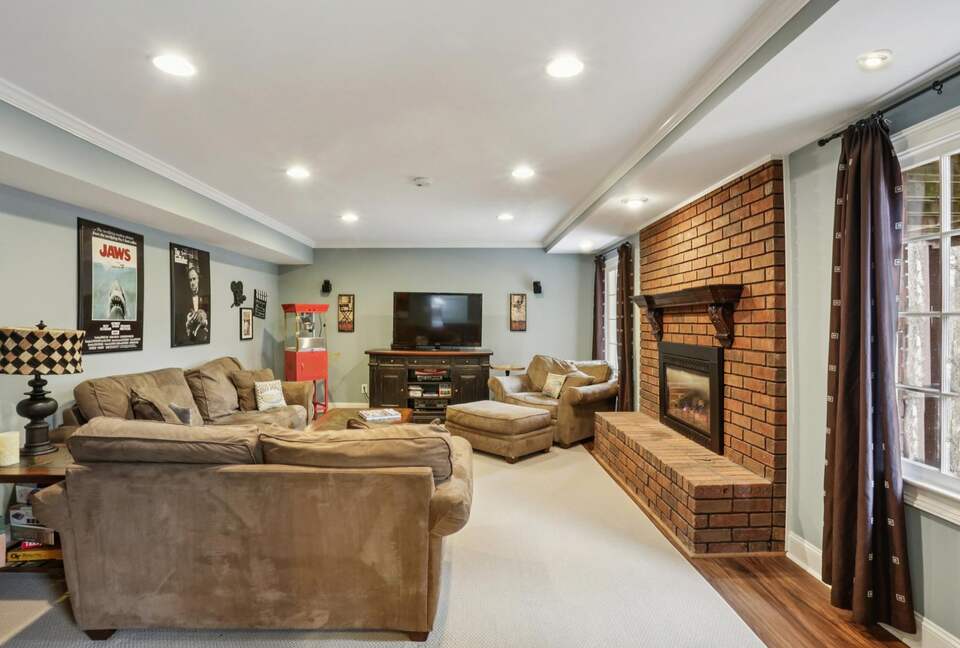 Luxury Cul-de-Sac Living in the Heart of Peachtree Corners - Norcross, Georgia