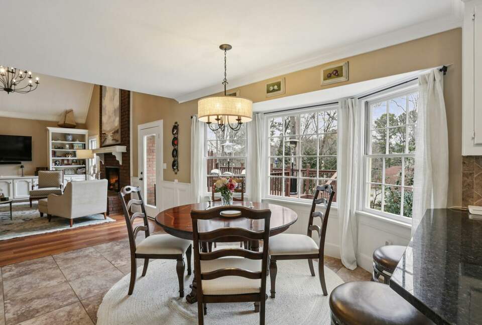 Luxury Cul-de-Sac Living in the Heart of Peachtree Corners - Norcross, Georgia