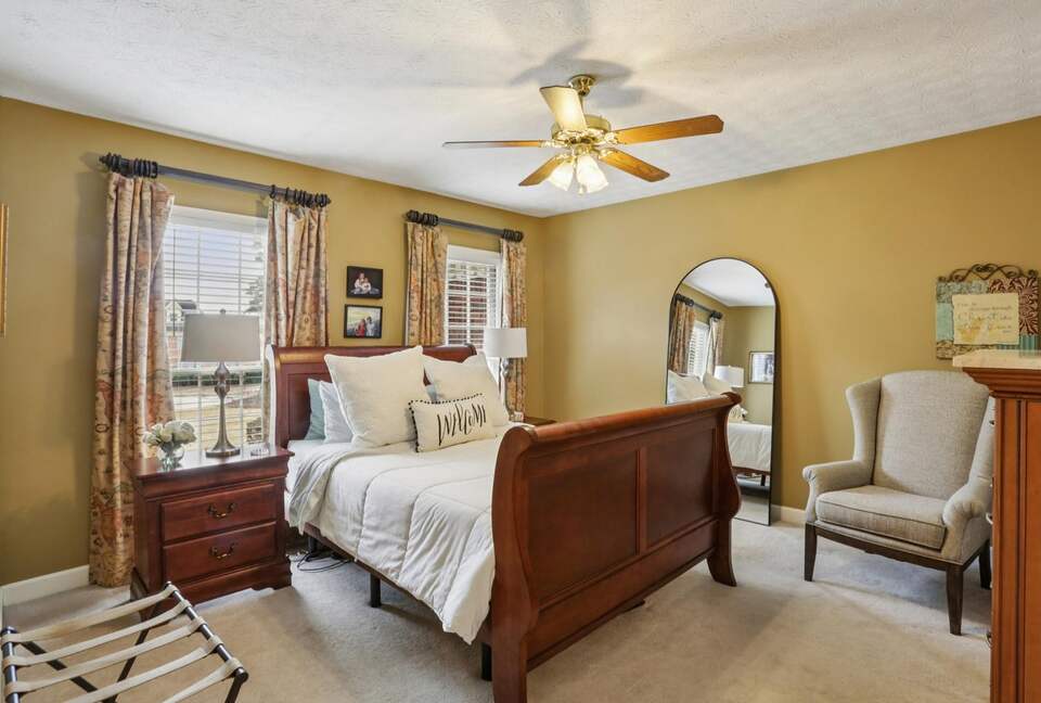 Luxury Cul-de-Sac Living in the Heart of Peachtree Corners - Norcross, Georgia