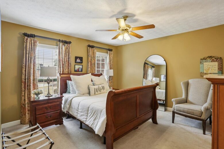 Luxury Cul-de-Sac Living in the Heart of Peachtree Corners - Norcross, Georgia