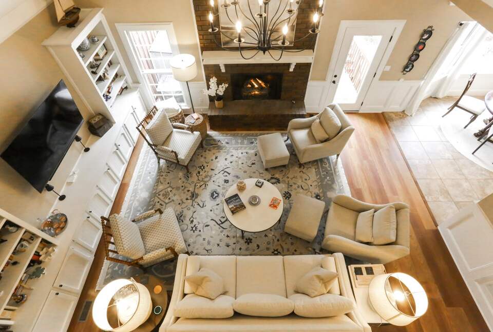 Luxury Cul-de-Sac Living in the Heart of Peachtree Corners - Norcross, Georgia