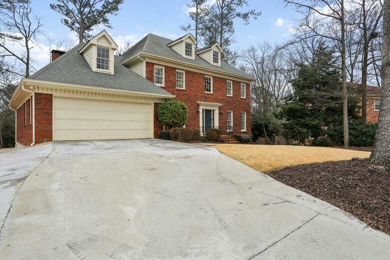 Luxury Cul-de-Sac Living in the Heart of Peachtree Corners - Norcross, Georgia