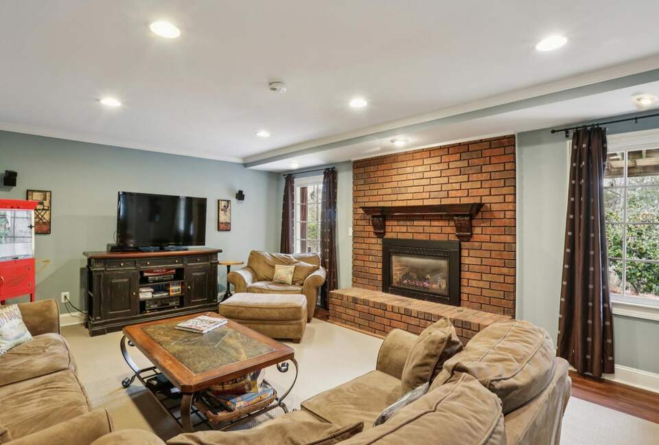 Luxury Cul-de-Sac Living in the Heart of Peachtree Corners - Norcross, Georgia