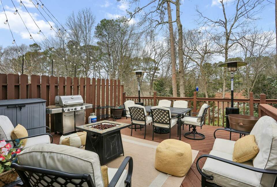 Luxury Cul-de-Sac Living in the Heart of Peachtree Corners - Norcross, Georgia