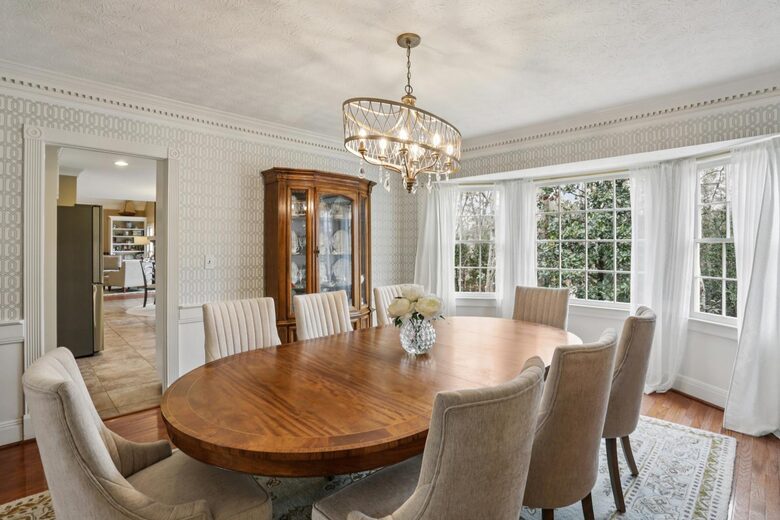 Luxury Cul-de-Sac Living in the Heart of Peachtree Corners - Norcross, Georgia