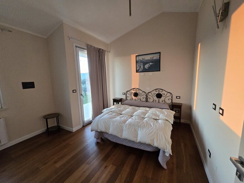 Well-Appointed Saturnia Villa with Valley Views - Saturnia, Italy