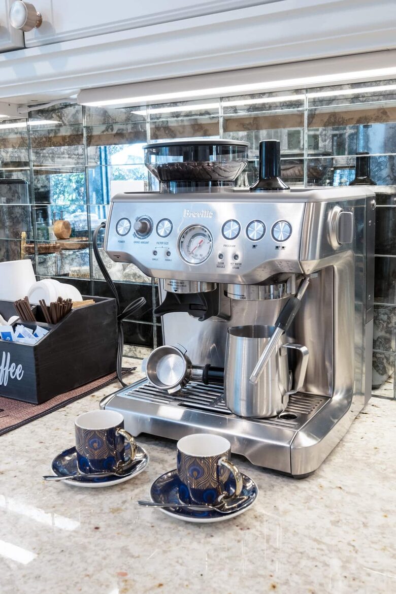 Private Pool, Spa and Outdoor Kitchen Estate in La Jolla - San Diego, California