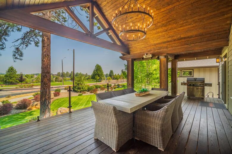 Modern Riverfront Retreat Overlooking the Deschutes - Bend, Oregon