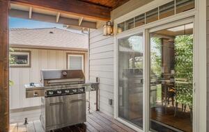 Modern Riverfront Retreat Overlooking the Deschutes - Bend, Oregon