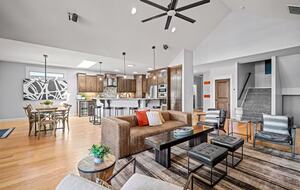 Modern Riverfront Retreat Overlooking the Deschutes - Bend, Oregon