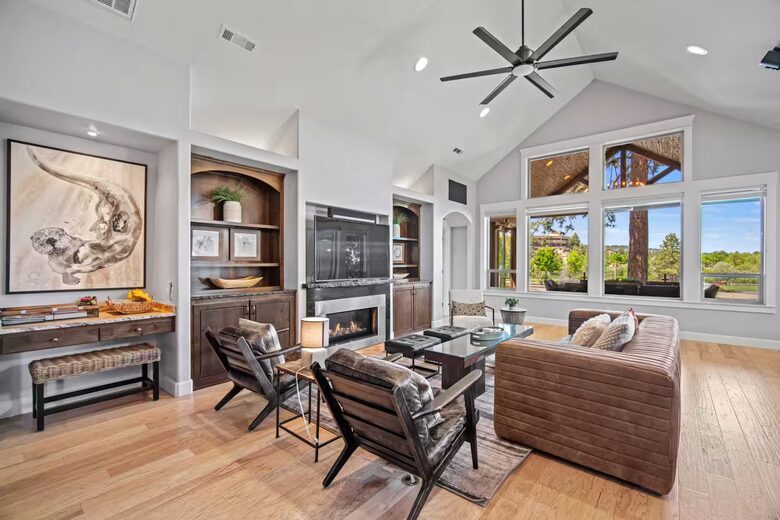 Modern Riverfront Retreat Overlooking the Deschutes - Bend, Oregon