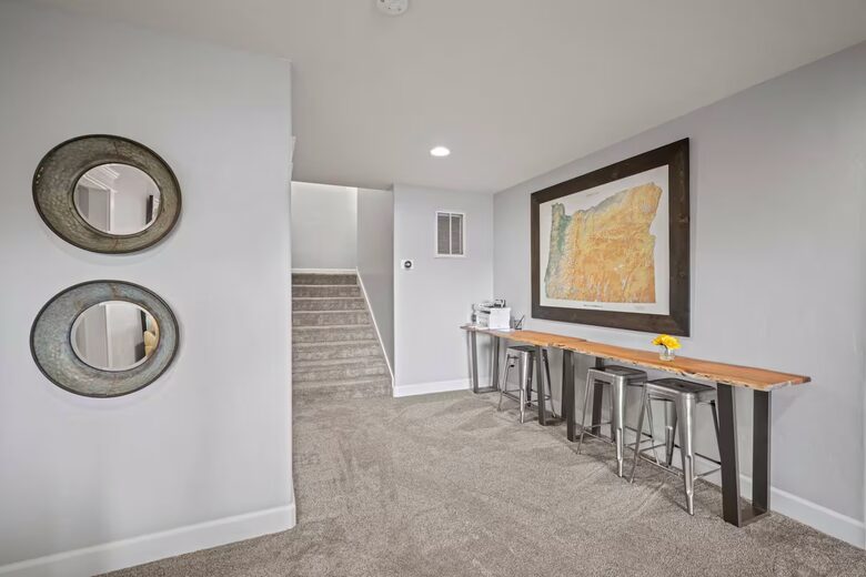 Modern Riverfront Retreat Overlooking the Deschutes - Bend, Oregon