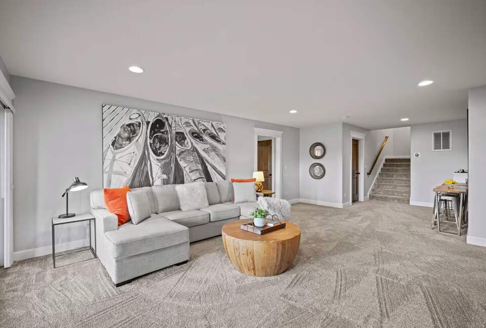 Modern Riverfront Retreat Overlooking the Deschutes - Bend, Oregon