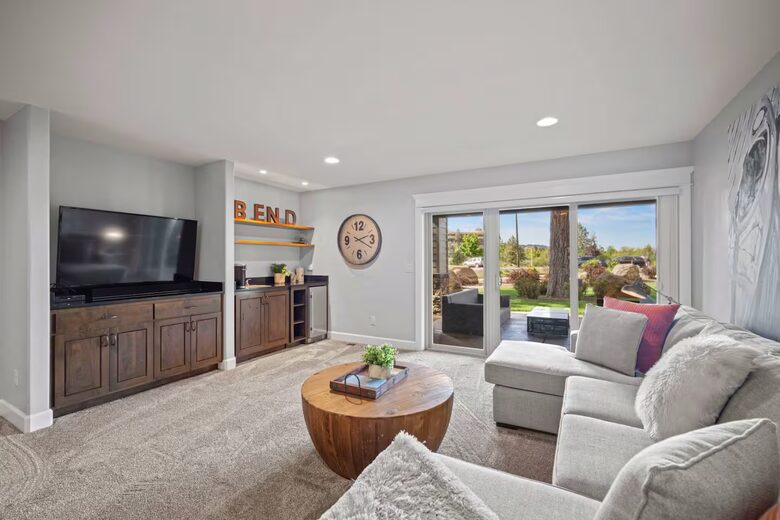 Modern Riverfront Retreat Overlooking the Deschutes - Bend, Oregon