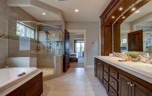 Modern Riverfront Retreat Overlooking the Deschutes - Bend, Oregon