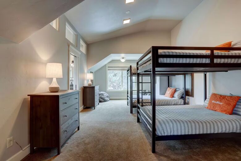 Modern Riverfront Retreat Overlooking the Deschutes - Bend, Oregon