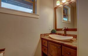 Modern Riverfront Retreat Overlooking the Deschutes - Bend, Oregon