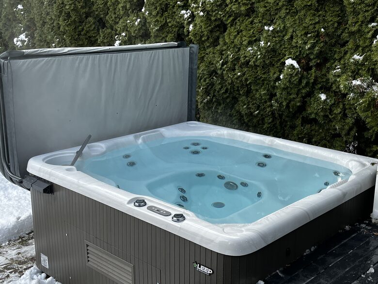 มงกุฎแห่งทวีป - เฟอร์นี ประเทศแคนาดา