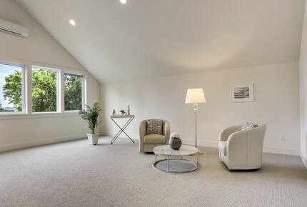 Ballard Breeze Bungalow - Seattle, Washington