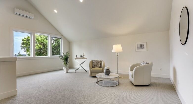 Ballard Breeze Bungalow - Seattle, Washington