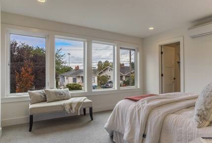 Ballard Breeze Bungalow - Seattle, Washington